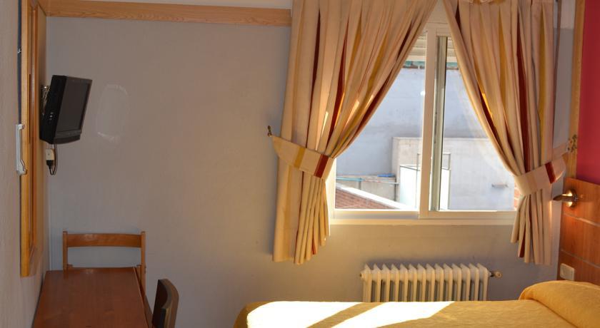 Hostal Don Juan I Alcalá de Henares Quarto foto