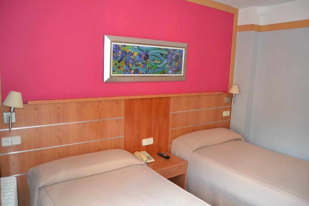 Hostal Don Juan I Alcalá de Henares Quarto foto