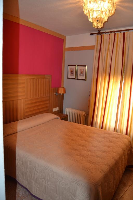Hostal Don Juan I Alcalá de Henares Quarto foto